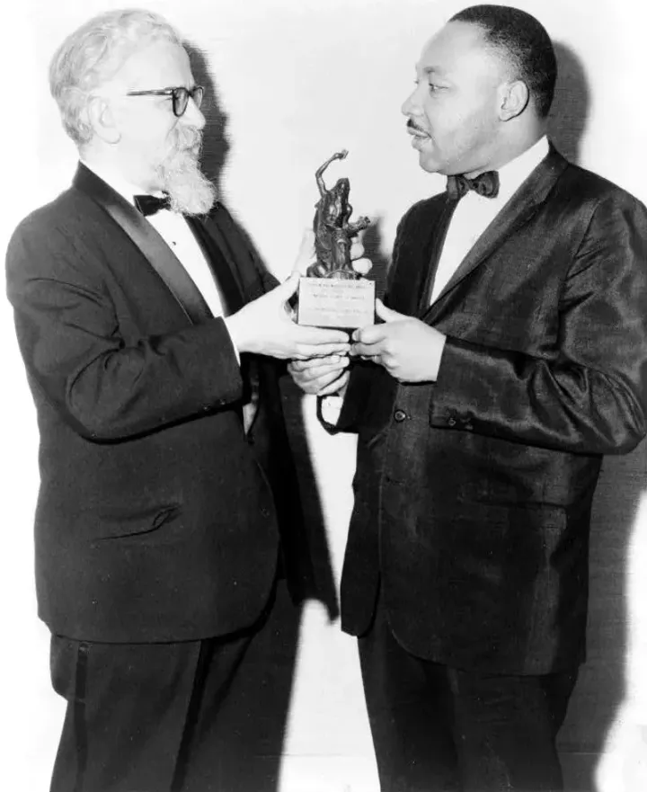 Abraham Joshua Heschel presenting the Judaism and World Peace award to Martin Luther King Jr.