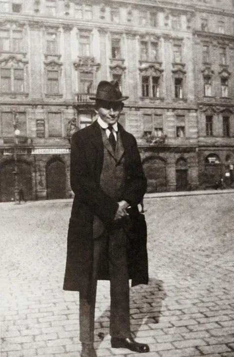 Franz Kafka outside the Oppelt House, Prague, c. 1922