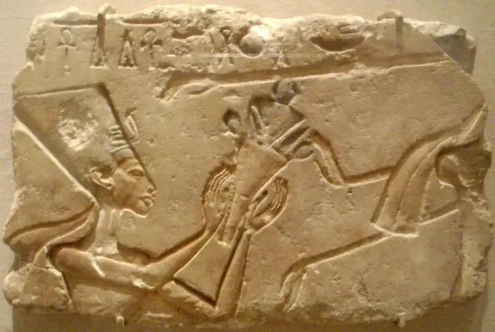 Relief of Nefertiti making offerings to the Aten — Brooklyn Museum